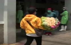 Video Petani di Cimahi Beri Rangkaian Bunga Semangati Tenaga Medis Covid-19