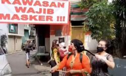 Video Perempuan di Jakarta Rayakan Hari Kartini Semprot Disinfektan Pakai Kebaya
