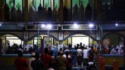 Suasana Salat Tarawih Hari Pertama di Tengah Pandemi Covid-19