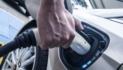 China Pangkas Subsidi Kendaraan Listrik 10 Persen Tahun Ini