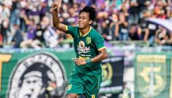 Kompetisi Terhenti, Pemain Muda Persebaya Jualan Nasi Padang