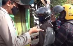 PSBB Berlaku, Pemotor Bonceng Teman Dilarang Masuk Kota Makassar