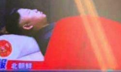 Viral Foto Palsu Jenazah Kim Jong Un Terbujur di Kotak Kaca<