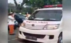 Video Pelepasan Jenazah Perawat Covid-19 di RSUD Pasar Rebo Diwarnai Isak Tangis