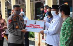 Kapolda Jateng Bagikan APD ke 11 Rumah Sakit Rujukan Covid 19 di Solo