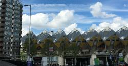 5 Gedung dengan Desain Terunik, Nomor 3 seperti Bunga Lotus