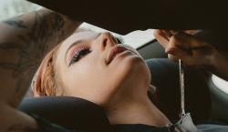 Fakta Menarik Mekanik Seksi Honda, Suka Berlumur Oli dan Bertato