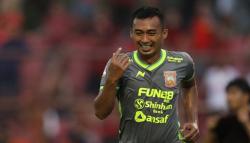 Kompetisi Terhenti, Gelandang Borneo FC Jadi Rajin Nonton Siaran Ulang Sepak Bola