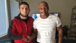 Mike Tyson Tersenyum Lihat Khabib Nurmagomedov Ngamuk