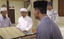 Video Quran Raksasa Berusia 200 Tahun dari Daun Lontar Masih Terawat di Semarang