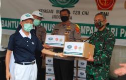 Polda Lampung Salurkan Bantuan Sembako bagi Korban Terdampak Corona