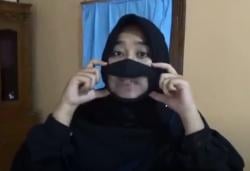 Warga Wonogiri Bikin Masker Khusus untuk Kaum Difabel Tuli