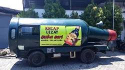 Unik, Pria Semarang Ini Modifikasi Mobil Berbentuk Botol Kecap   