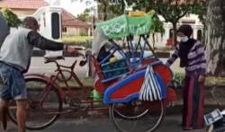 Video Pasutri di Solo Terpaksa Tinggal di Becak akibat Covid-19