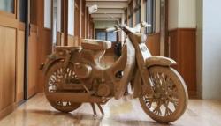Siswa Ini Buat Replika Honda Super Cub 100 dari Kardus Bekas