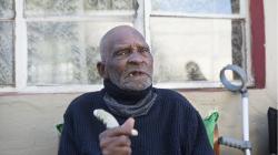 Rayakan Ulang Tahun Ke-116, Kakek Ini Ingin Tetap Bisa Merokok saat Pandemi Corona