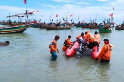 5 Nelayan Tenggelam di Pantai Goa Manik Jepara, 3 Ditemukan Tewas   