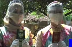 Video 2 Pasang Pengantin di Bantul Nikah Bareng Mas Kawin Seperangkat APD