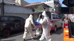 Batuk dan Sesak Napas, Penumpang Taksi Online di Surabaya Tewas Mendadak