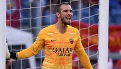 Baru Latihan, Kiper AS Roma Sudah Terkapar di Ruang Medis