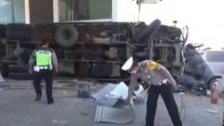 Rem Blong, Truk Fuso Tabrak 8 Kendaraan serta SPBU di Lampung Selatan, 2 Luka Berat