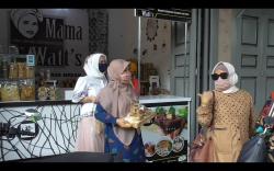 Jelang Lebaran, Penjualan Kue Kering di Medan Sepi Peminat akibat Corona