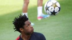 Mantan Pemain Arsenal Ini Jual Mobil karena Tak Sanggup Beli Bensin