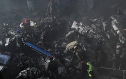 Pesawat Jatuh di Pakistan Angkut 98 Orang, Pilot Sempat Laporkan Mesin Mati