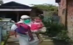 Video Bocah 2 Tahun Terinfeksi Corona Dijemput Tim Medis di Palembang