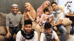 9 Tips Tampil Stylish saat Lebaran di Rumah Saja ala Desainer Najua Yanti