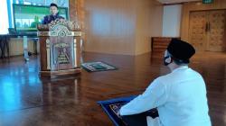 Momen Doni Monardo Salat Idul Fitri di Graha BNPB dengan Protokol Physical Distancing