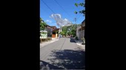 Balon Udara Besar Mendarat di Kawasan Bandara Ahmada Yani Semarang