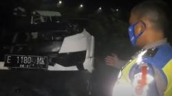 Pecah Ban, Minibus Terbakar di Tol Cipali Majalengka, 2 Pemudik Luka Bakar