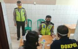 Camat dan Seluruh Personel Polsek Medan Kota Jalani Rapid Test Massal Covid-19<