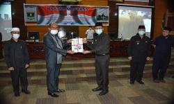 DPRD Sumbar Serahkan Hasil Keputusan Rekomendasi LKPJ Gubernur Sumbar