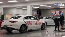 Dealer Mercedes-Benz Hancur Diamuk Massa George Floyd, Mobil Mewah Dibakar