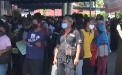 Video Warga Antre BLT di Palangkaraya Abaikan Imbauan Jaga Jarak