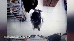 Rekaman CCTV 2 Pelaku Bobol ATM di Minimarket Tangerang