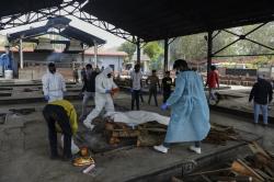 Pasien Covid-19 Meninggal di India Melonjak, Krematorium Kewalahan Bakar Mayat