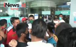Tak Terima Pasien Tumor Divonis Covid-19, Puluhan Orang Datangi RS Murni Teguh Medan<