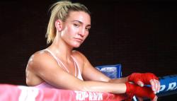 Petinju Cantik Ini Batal Tampil karena Positif Covid-19