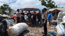 Satgas Nusa Aman II Polda Sulut Ajak Warga TPA Sumompo Patuhi Protokol Kesehatan<