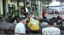 Video Pemohon Perpanjangan SIM di Daerah Membeludak, Layanan Dibatasi