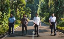 Video Presiden Jokowi Olahraga Bersama 3 Kepala Staf TNI