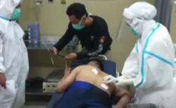 Video Polisi di Palembang Ditusuk Orang Tak Dikenal saat Tidur di Rumah