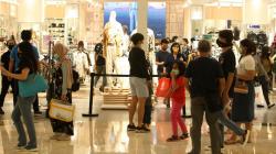Promo Diskon hingga 70 Persen, Mal Kota Kasablanka Ramai Pengunjung