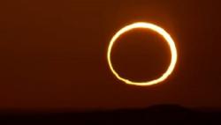 Niat Shalat Gerhana Matahari Lengkap Beserta Tata Cara dan Hukumnya