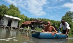 Gerhana Matahari Cincin, Demak Terendam Banjir Rob 1 Meter<