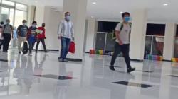 Video Gelombang TKA China Kembali Tiba di Kendari Dikawal Ketat Polisi dan TNI