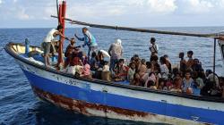 Puluhan Pengungsi Muslim Rohingya Hilang Setelah Perahu Terbalik di Laut<